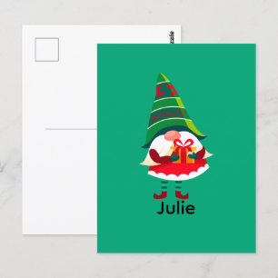Cartão Postal Gnomo de Natal personalizado segurando uma caixa d
