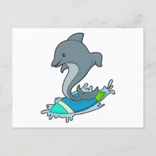 Cartão Postal Golfinho como surfista com prancha de surfe