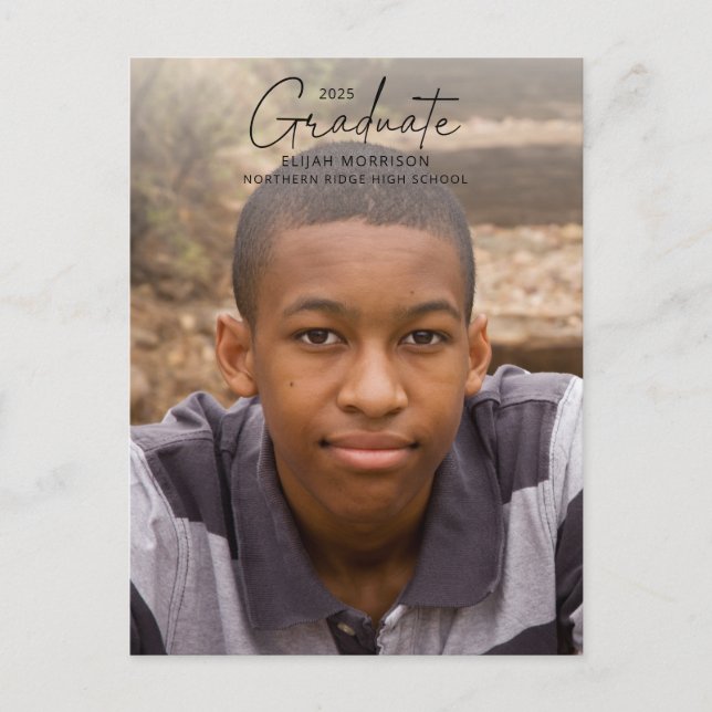 Cartão Postal Graduação de Foto em Preto com Caligrafia Simples (Frente)