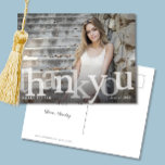 Cartão Postal Graduação de Foto Simples em Mão Preta Obrigado<br><div class="desc">Este obrigado de graduação que você design apresenta uma camada ousada de tipografia mostrando uma foto do novo formando. Clique no botão personalizar para obter mais opções para modificar o texto na frente e atrás e/ou a foto! No nosso compro, estão disponíveis variantes desta design, bem como produtos de coordenação,...</div>