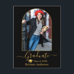 Cartão Postal Graduação de Fotografia do Boné Dourado Arch Moder<br><div class="desc">Quadro Fotográfico de Arch Moderno - Script de Caligrafia de Tendy - Cartão-postal de Anúncio de Graduação de Fotografias - Fundo Preto com Texto Dourado - Boné de formatura Dourado</div>