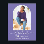 Cartão Postal Graduação em Periwinkle do Boné de Arch Moderno<br><div class="desc">Quadro de Fotografias em Arco Moderno - Script de Caligrafia de Tendy - Cartão-Postal para Anúncio de Graduação de Fotografias - Periwinkle - Boné de formatura</div>