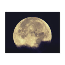 Grande Lua de Cheio nas Nuvens