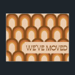 Cartão Postal Groovy Retro 70s Design Brown Novo Endereço Que Mo<br><div class="desc">Groovy Retro 70s Design Brown Novo Endereço que Movemos Cartão-Postal</div>