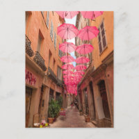 Guarda-chuvas cor-de-rosa na Riviera Francesa de G