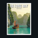 Cartão Postal Ha Long Bay Viagem do Vietnam<br><div class="desc">Ha Long Bay, localizada no Vietname norte, é uma das maravilhas naturais mais espantosas do país. Reconhecida como Patrimônio Mundial da UNESCO, a baía é famosa pelas suas águas esmeraldas-verdes e por milhares de ilhas de calcário, que sobem dramaticamente do mar. Estas formações carst, moldadas por milhões de anos de...</div>