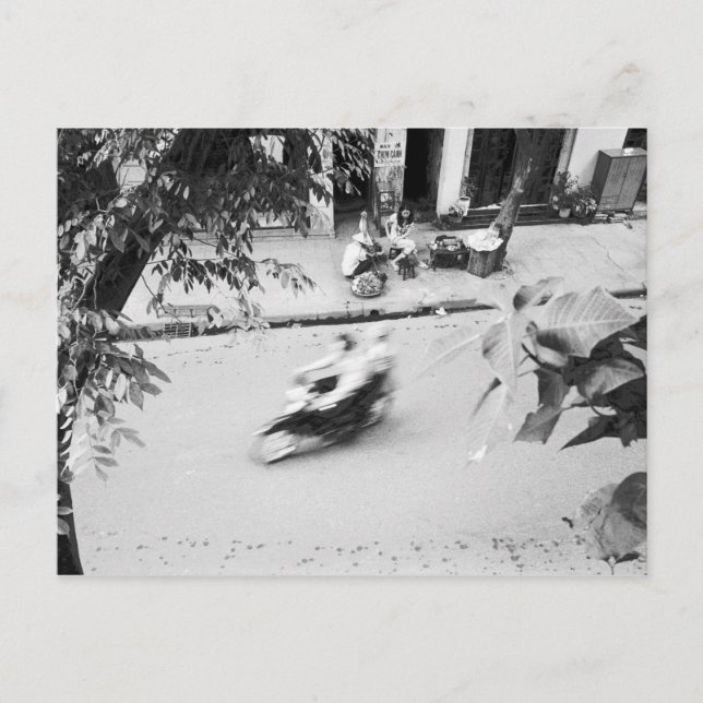 Cartão Postal Hanói Vietnã, motocicleta em Velho Hanói (Frente)