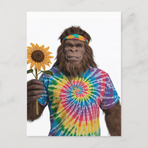 Cartão Postal Hippie Sasquatch em Tiedye com girassol