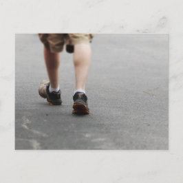 CARTÃO POSTAL HOMEM ANDANDO