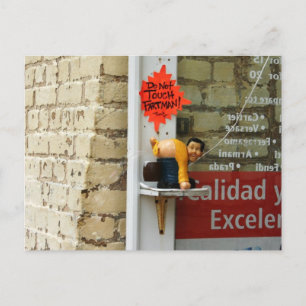 Cartão Postal Homem de Bolhas que Trisca Novidade