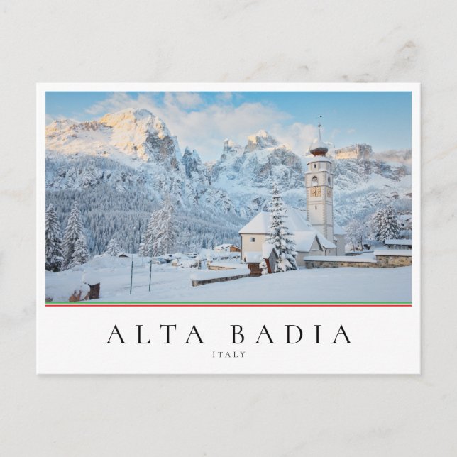 Cartão Postal Igreja coberta de neve com fundo de montanha (Frente)