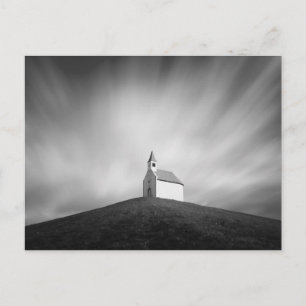 Cartão Postal Igreja em uma colina em preto e branco