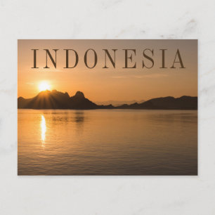 Cartão Postal Ilha de Komodo ao pôr do sol