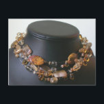 Cartão Postal Illusion Necklace<br><div class="desc">Cartão postal de colar de ilusão. Imagem usada é minha própria Fotografia de um colar que fiz,  Este é um Cartão-Postal Personalizável</div>