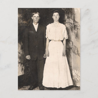 Cartão Postal Imagem do vintage de um casal do casamento