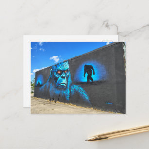 Cartão Postal Incrível Sasquatch em Azul