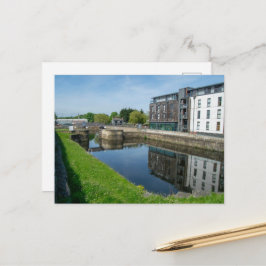 Cartão Postal Industrial Echoes: Modern Living on the Wakefield