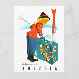 Cartão Postal Inverno na Áustria, garota de esqui com mala grand