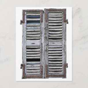 Cartão Postal Janela fechada com persianas de madeira velhas