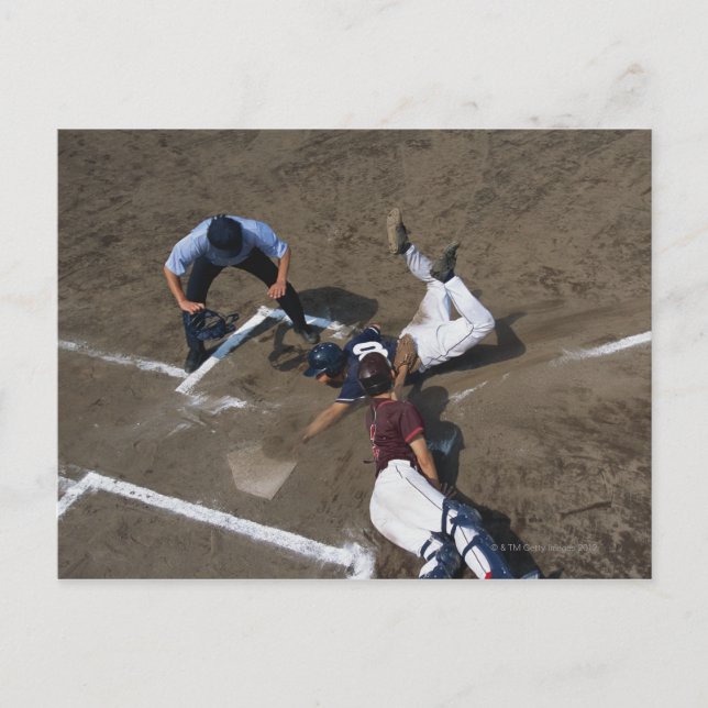 Cartão Postal Jogadores de baseball deslizando para a base (Frente)