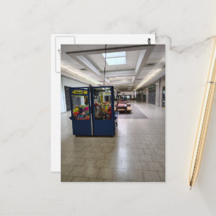 Cartão Postal Jogos Tristes de Shopping Abandonado Espaço Limina