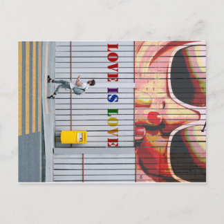 cartão postal Kiss-Love Is Love Gay/Lesbian