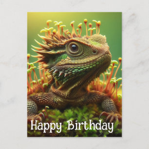 Cartão Postal Lagarto brotando no Jardim de Musgo Feliz Aniversá