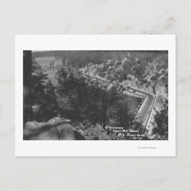 Cartão Postal Lago Big Bear, autoestrada CA acima da barragem (Frente)