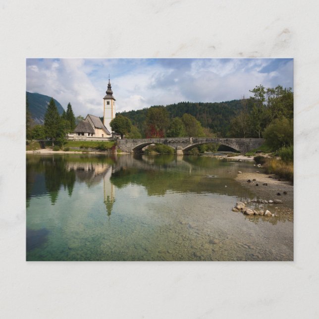 Cartão Postal Lago Bohinj com igreja na Eslovênia (Frente)