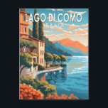 Cartão Postal Lago de Como Italia Viagem Art Vintage<br><div class="desc">Design de arte vetorial do Lago Como. O lago Como,  no Norte da Lombardia,  na Itália,  é uma zona de alto escalão conhecida pela sua paisagem dramática,  colocada contra os pés dos Alpes.</div>