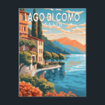 Cartão Postal Lago de Como Italia Viagem Art Vintage<br><div class="desc">Design de arte vetorial do Lago Como. O lago Como,  no Norte da Lombardia,  na Itália,  é uma zona de alto escalão conhecida pela sua paisagem dramática,  colocada contra os pés dos Alpes.</div>