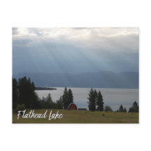 Lago Flathead Montana com barragem de montanhas