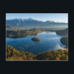 CARTÃO POSTAL LAKE BLED, ESLOVÊNIA<br><div class="desc">O lago Bled é um lago nos Alpes Julianos da região do Alto Carniolan,  no noroeste da Eslovênia,  onde se junta à cidade de Bled.</div>