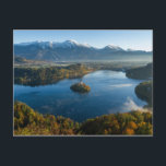 CARTÃO POSTAL LAKE BLED, ESLOVÊNIA<br><div class="desc">O lago Bled é um lago nos Alpes Julianos da região do Alto Carniolan,  no noroeste da Eslovênia,  onde se junta à cidade de Bled.</div>