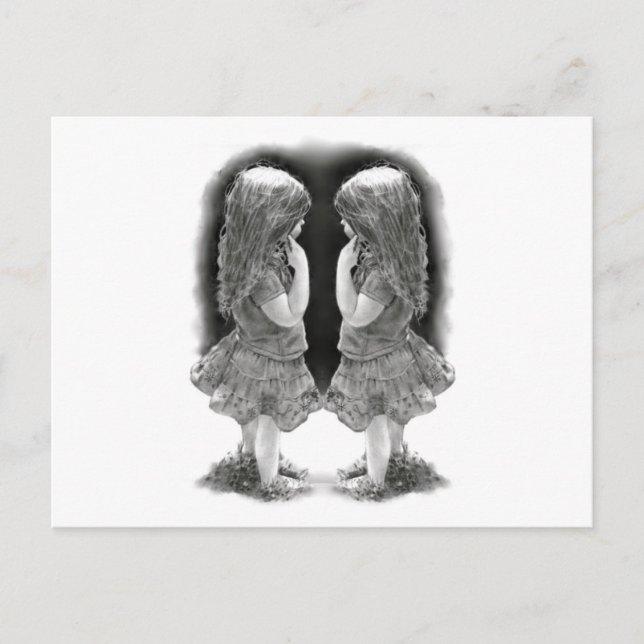 Cartão Postal Lápis Desenho de Duas Meninas Face A Face (Frente)