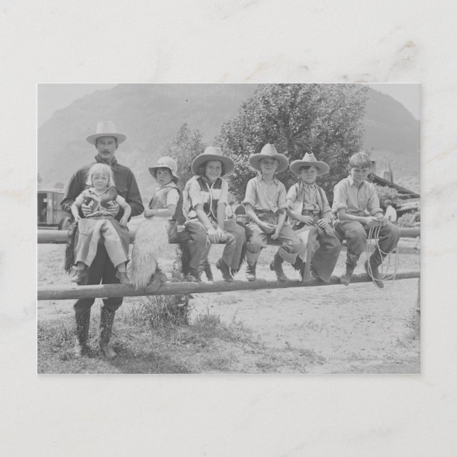 Cartão Postal Larry Larom com seis crianças (Frente)