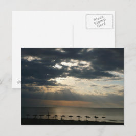 Cartão Postal Levantamento do sol sobre a praia na Grécia paisag