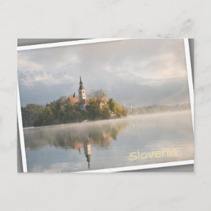 Cartão Postal Levantamento solar do lago Foggy Bled na Eslovêni