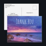 Cartão Postal Linda Fotografia Costeira Sunset Obrigado<br><div class="desc">Obrigado postal com uma fotografia encantadora com cores marcantes de roxo,  azul e rosa no pôr do sol. Uma bonito linha costeira espalhada por rochas.</div>