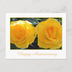 Cartão Postal Lindas flores de rosa amarelas feliz aniversário