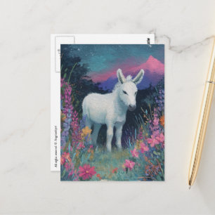 Cartão Postal Lindo Burro Branco à Noite nas Montanhas