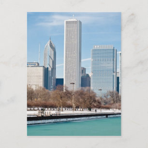 Cartão Postal Linha do horizonte de Chicago através do lago con