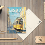 Cartão Postal Lisboa Portugal Tram Amarelo Arte de Viagem Vintag<br><div class="desc">Lisboa design de viagem retro em estilo de emblema. Uma cidade portuária próspera localizada na foz do rio Tejo,  conhecida por seus antigos edifícios de cores pastéis.</div>