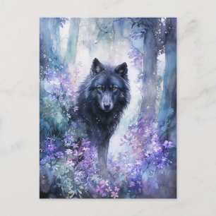 Cartão Postal Lobo Preto Místico na Floresta de Aquarela Roxa