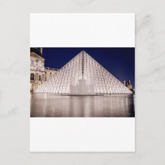 Cartão Postal louvre pirâmide france paris à noite