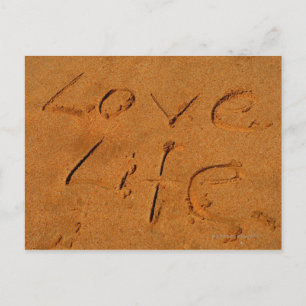 Cartão Postal 'Love Life' written in Sand