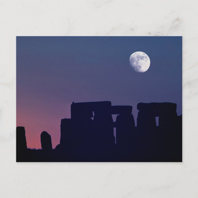 Cartão Postal Lua sobre Stonehenge | Wiltshire, Inglaterra (Frente)