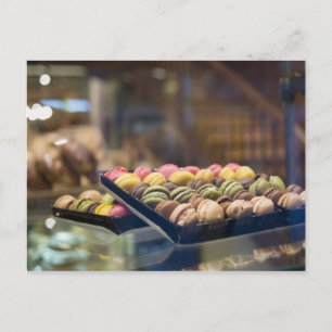 Cartão Postal Macarões na Janela Mostrar 2