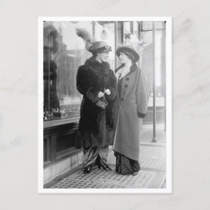 Cartão Postal Mãe e Filha Comprando