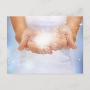 Cartão Postal Mãos de energia da chama branca cicatrizando amor